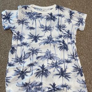 American Eagle shirt Size M